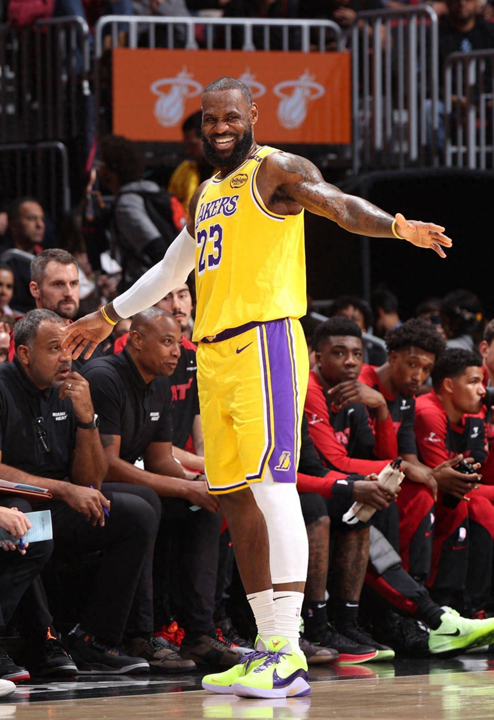 表现抢眼 表现抢眼