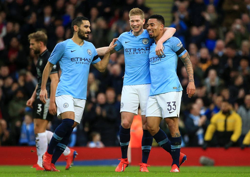 也在无形中 也在无形中